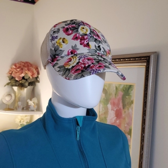 NEW Women's Adjustable Floral Canvas & Mesh Ballcap - Picture 7 of 16
